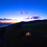 בית נופש Idyllic Farm With Scenic Views And Concierge By Swisshut *