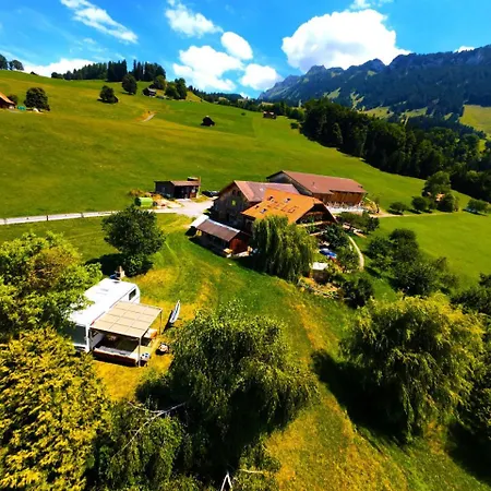 Idyllic Farm With Scenic Views And Concierge By Swisshut Dom wakacyjny