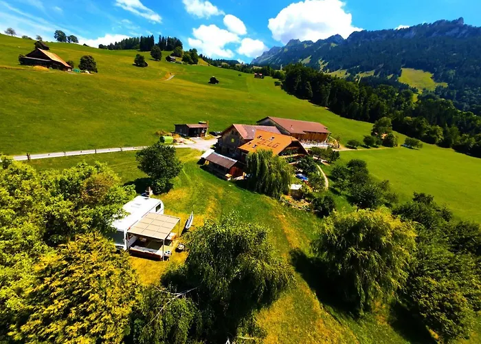 Idyllic Farm With Scenic Views And Concierge By Swisshut Feriehus